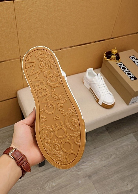 Женские кожаные кроссовки Dolce & Gabbana