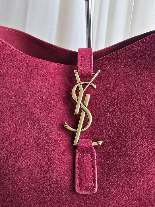 Женская розовая замшевая сумка Yves Saint Laurent 37x29 см