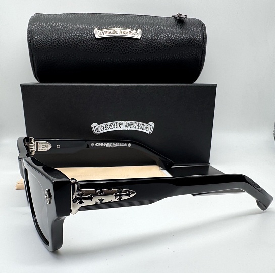 Солнцезащитные очки Chrome Hearts Charismadick