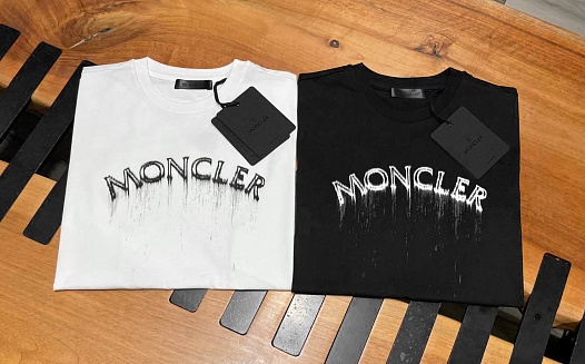 Мужская чёрная футболка Moncler logo-print   