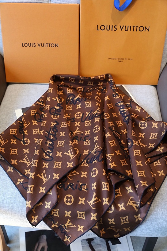Платок Louis Vuitton LV Script Square premium 89x88 см