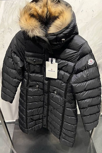 Женская утеплённая парка Moncler чёрного цвета   