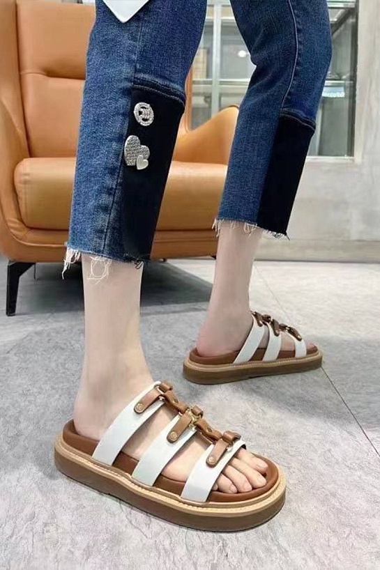 Женские кожаные шлёпанцы Celine