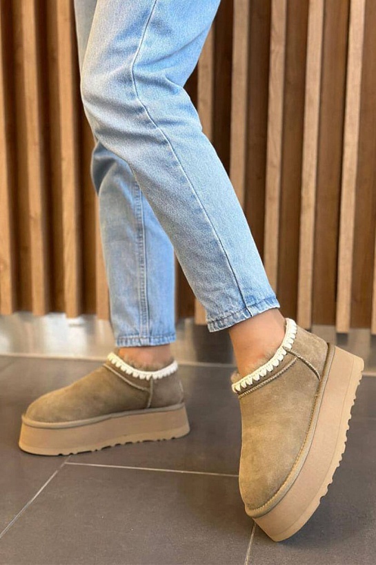 Женские зимние слиперы с мехом UGG Tasman