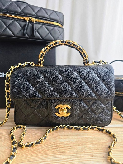 Кожаная сумка Chanel Burgundy Quilted 20x13 см   