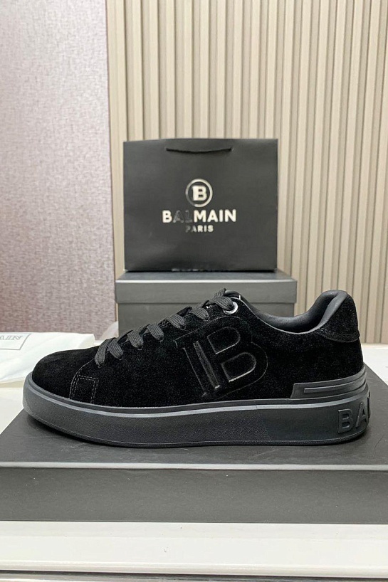 Замшевые кроссовки Balmain чёрного цвета