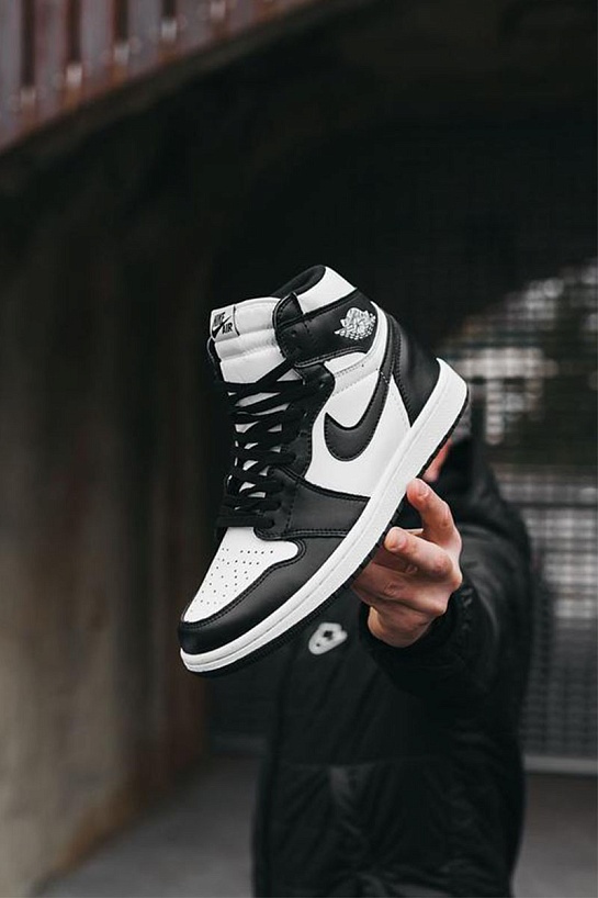 Кроссовки Nike Air Jordan 1 Retro High - Black / White
