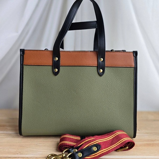 Женская кожаная сумка Coach Field Tote 29x22 см (4 расцветки)
