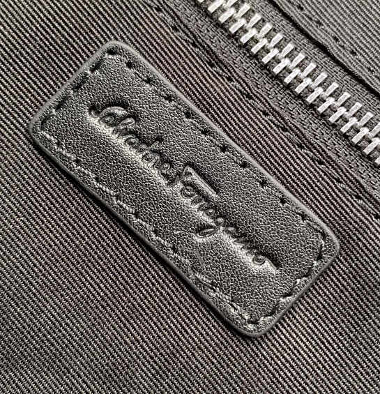 Кожаный портфель Salvatore Ferragamo Gancini Premium 39x28.5x7 см