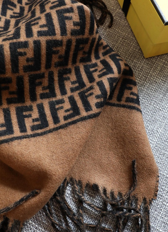 Шарф Fendi Roma premium 140x140 см