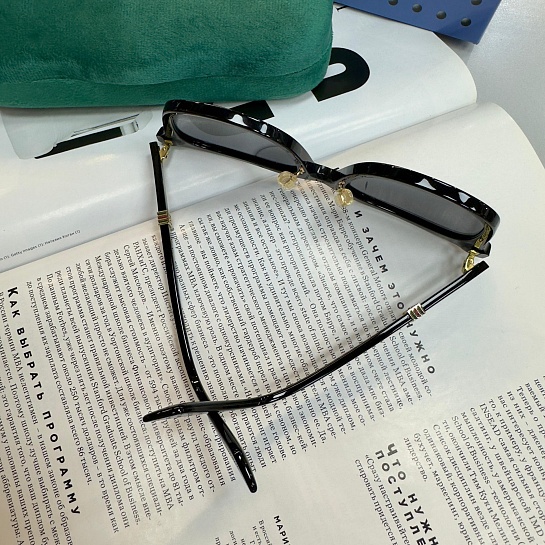 Солнцезащитные очки Gucci GG logo