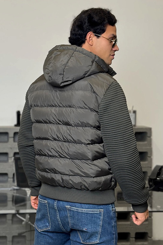 Зелёная куртка Hugo Boss с вязаными рукавами