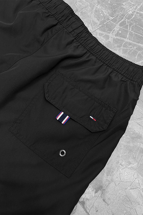 Мужские чёрные шорты Tommy Hilfiger logo-print