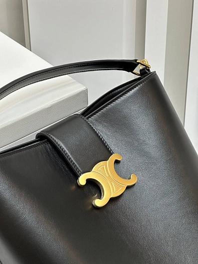 Женская кожаная сумка Celine Triomphe Louise Premium 23.5x24x16 см - Black   