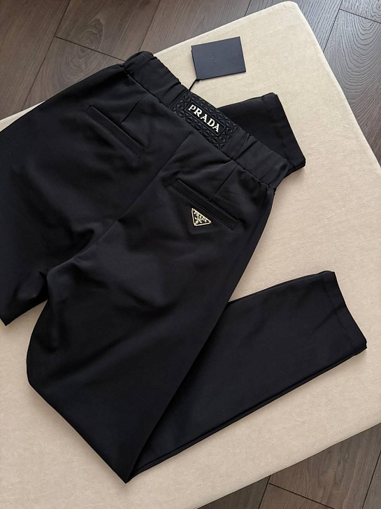 Чёрные женские брюки Prada