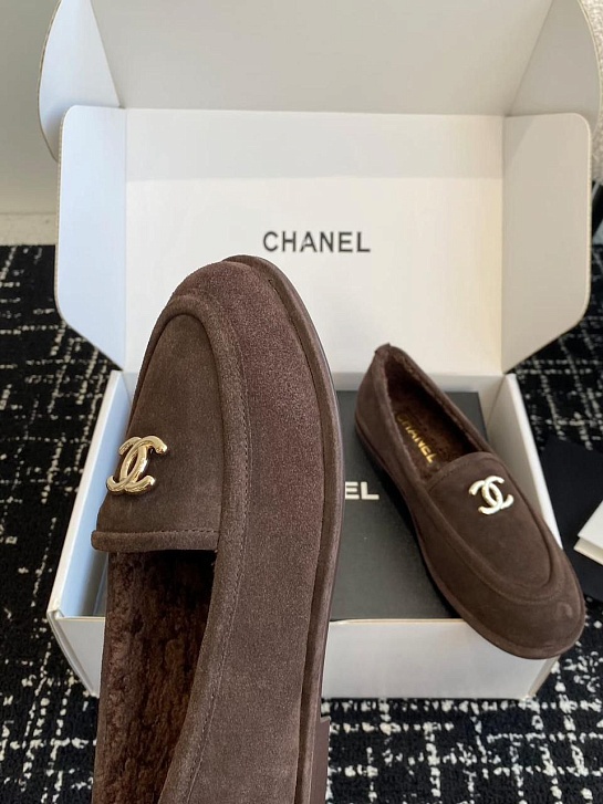 Женские замшевые лоферы с мехом Chanel Premium - Chocolate