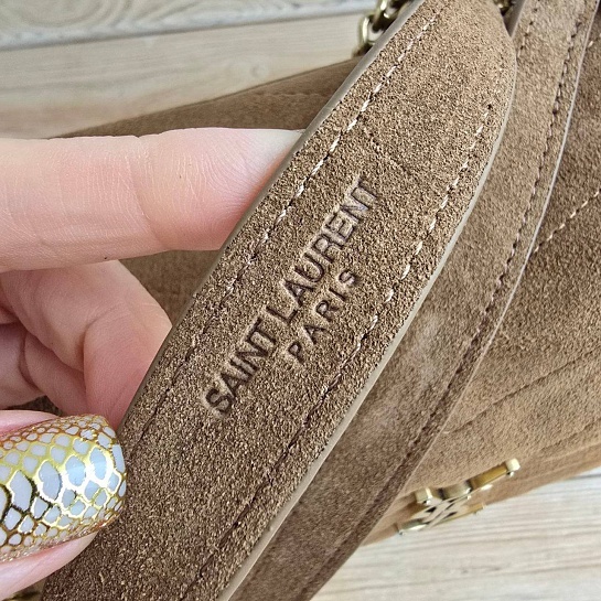 Замшевая сумка Yves Saint Laurent 28x19 см