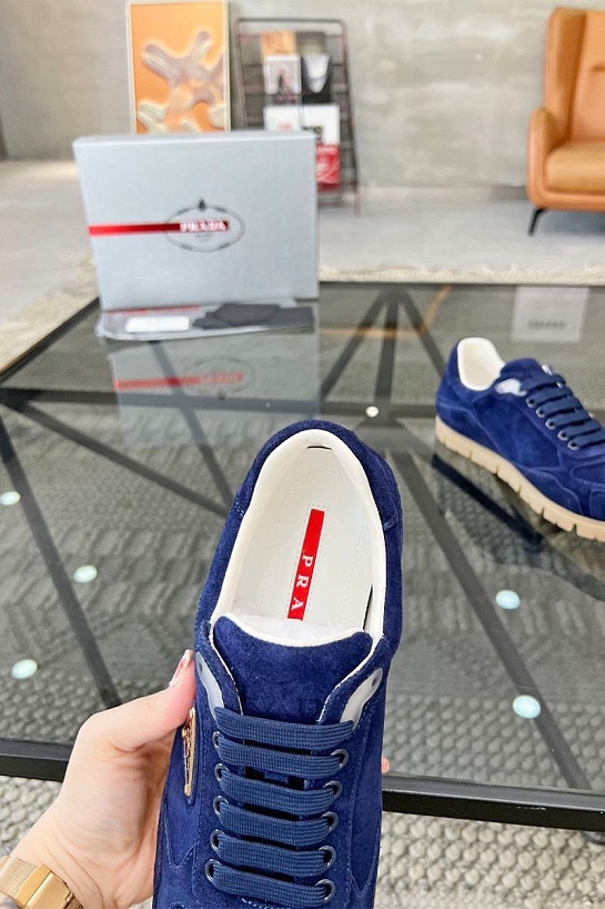 Замшевые кроссовки Prada logo-plaque - Blue