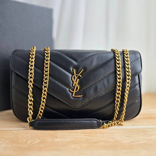 Кожаная чёрная сумка Yves Saint Laurent LouLou 30x15 см   