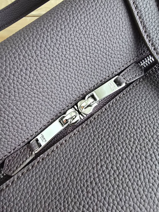 Кожаная сумка Celine Triomphe 44x26 см