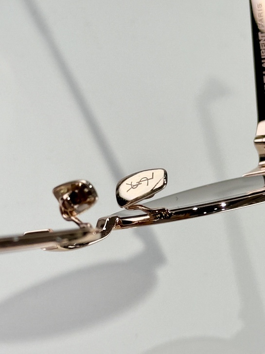 Солнцезащитные очки Yves Saint Laurent Eyewear