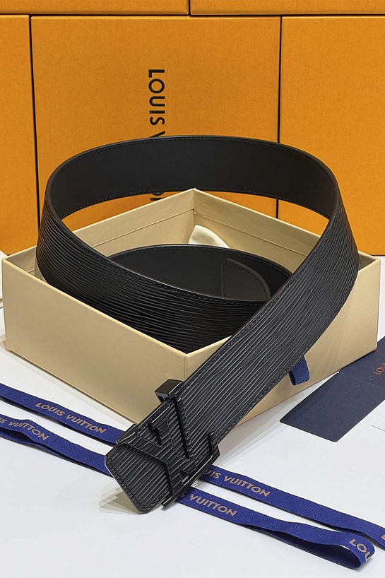 Кожаный ремень Louis Vuitton Initiales premium