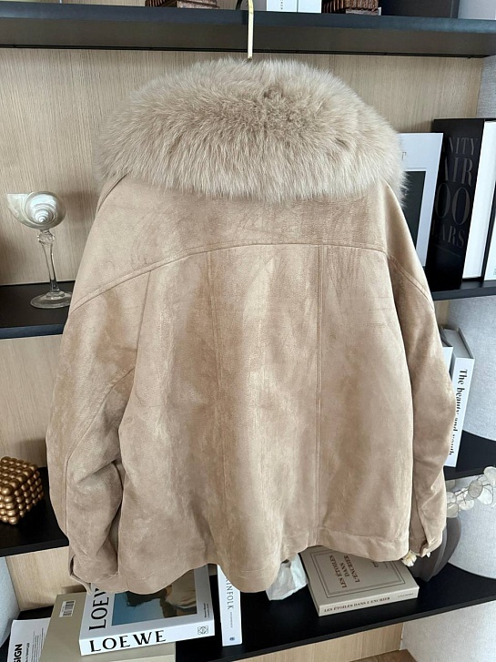 Женская утеплённая дубленка Max Mara с натуральным мехом