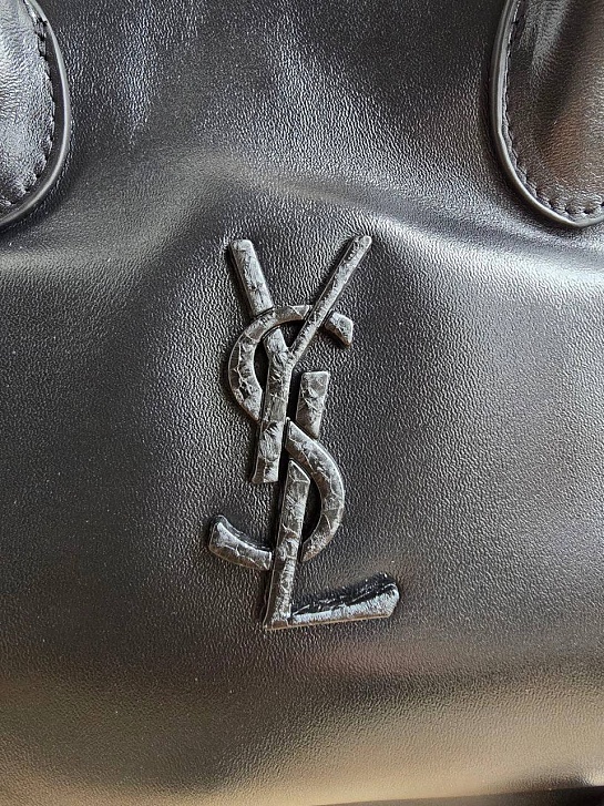 Кожаная сумка Yves Saint Laurent 39x23 см