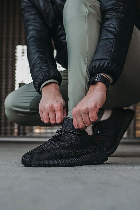 Кроссовки Adidas Yeezy Boost 350 V2 - Triple Black Premium