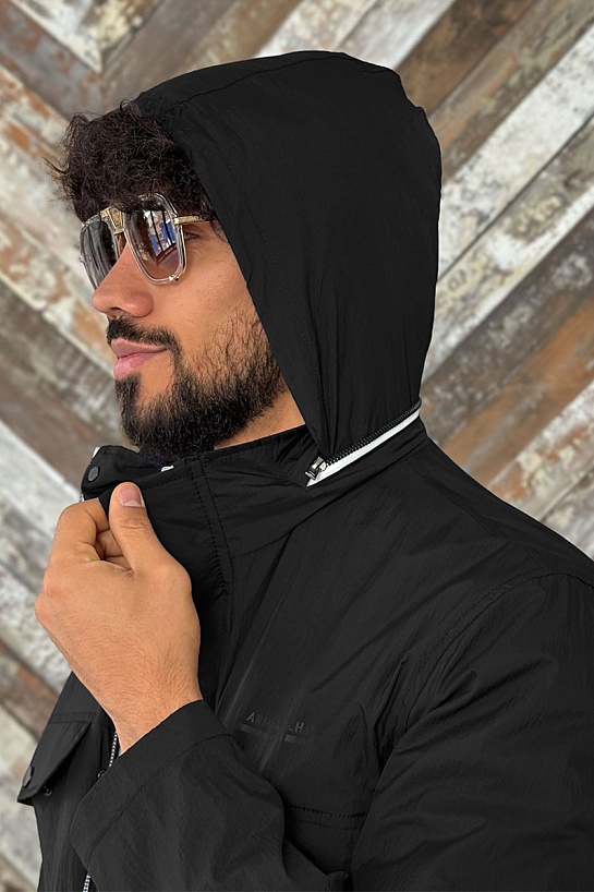 Мужская чёрная куртка Armani Exchange