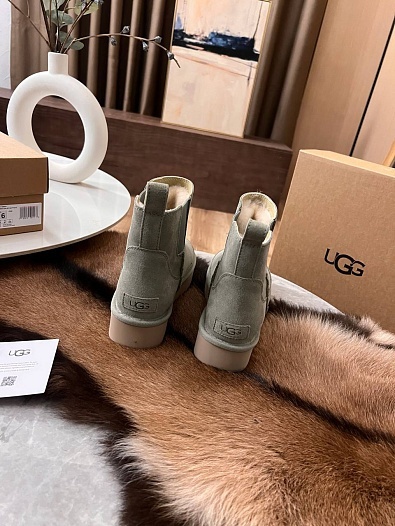 Женские замшевые ботинки с мехомм UGG Dipper - Grey   