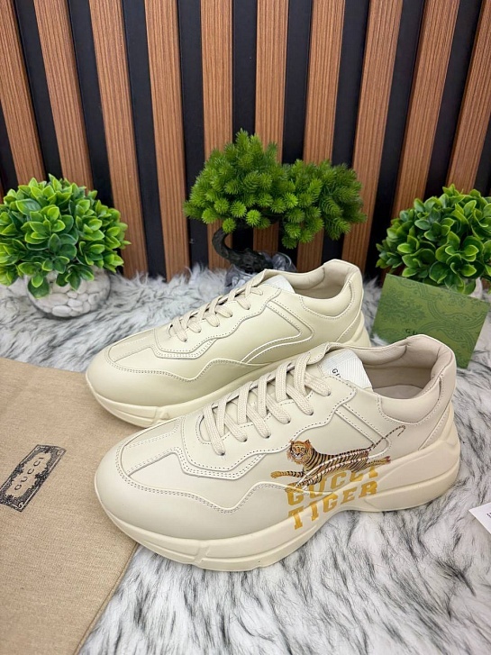 Кожаные кроссовки Gucci Rhyton "Tiger" - Beige