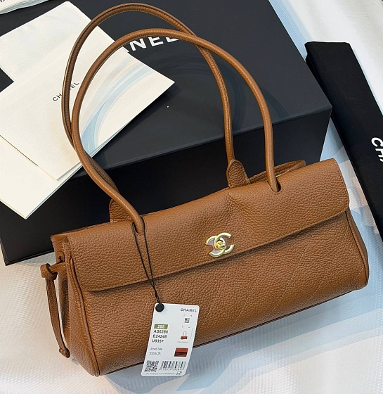 Кожаная сумка Chanel Shopping premium 15x32x11.5 см