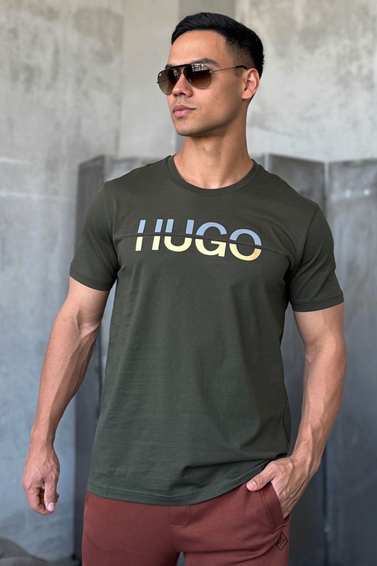 Мужская тёмно-зелёная футболка Hugo Boss