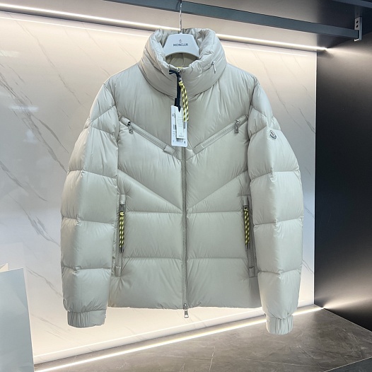 Мужской бежевый пуховик Moncler Katmai   