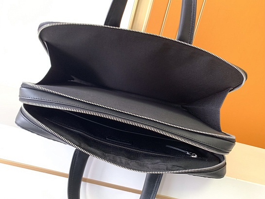 Кожаный портфель Salvatore Ferragamo Gancini Premium 39x28.5x7 см