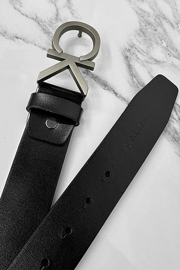 Мужской кожаный ремень Calvin Klein чёрного цвета   