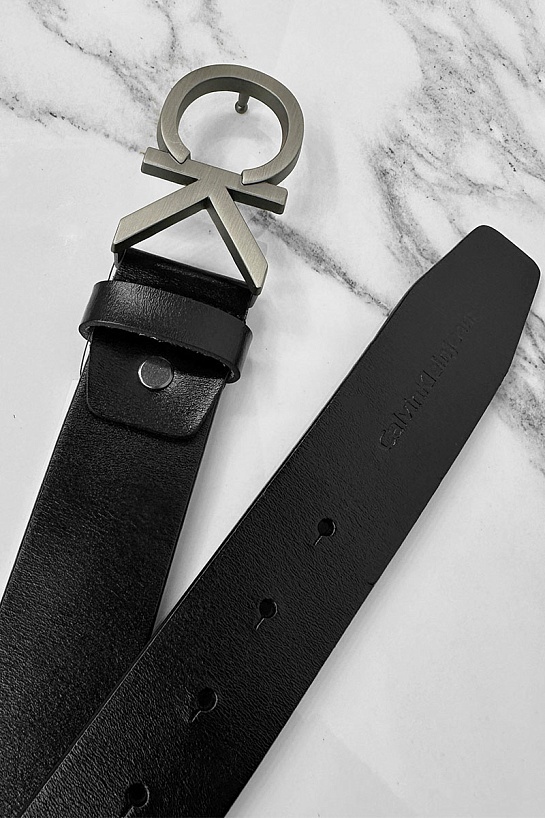 Мужской кожаный ремень Calvin Klein чёрного цвета