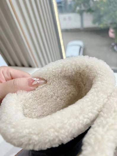 Женские замшевые ботинки с мехом Prada Suede Premium   