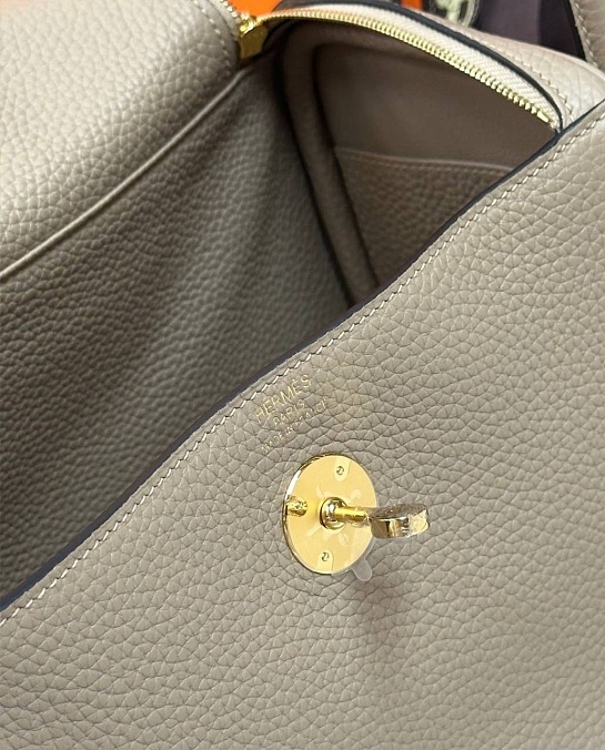 Женская кожаная сумка Hermes Lindy Premium 26x18x13 см - Beige