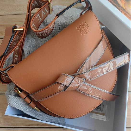 Женская кожаная сумка Loewe Gate small 21x20 см (3 расцветки)