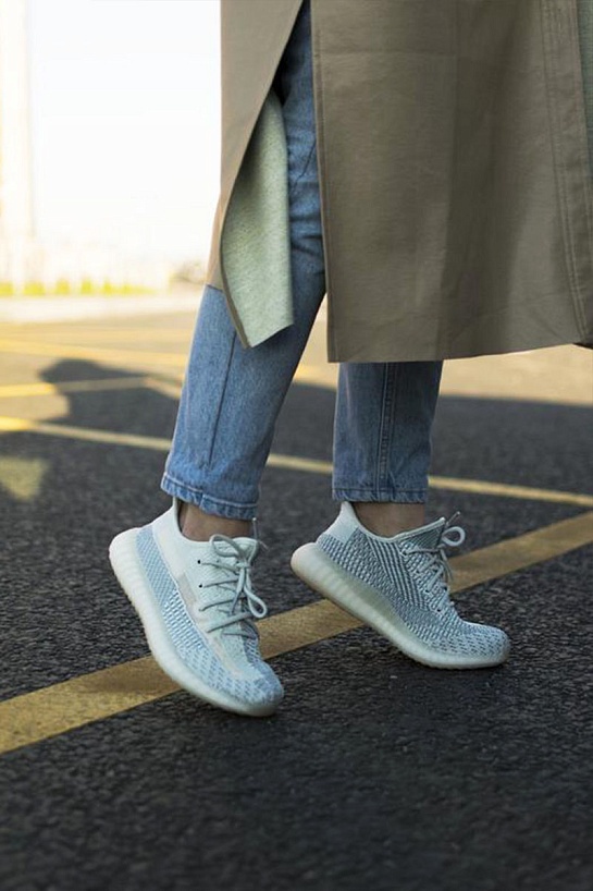 Кроссовки Adidas Yeezy Boost 350 V2 - Cloud White