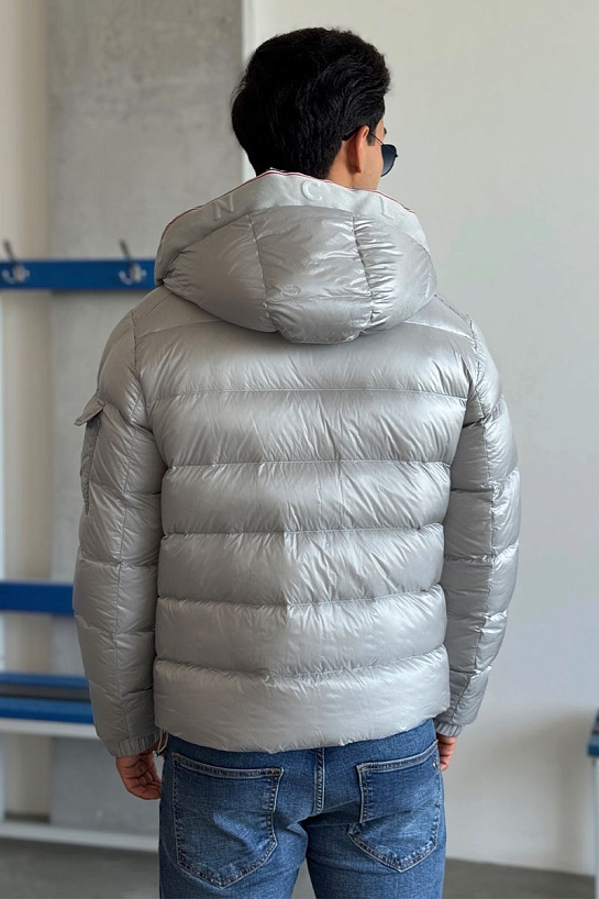 Мужской серый пуховик Moncler Pavin