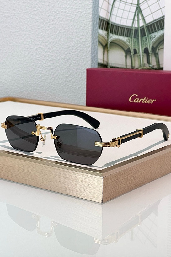 Солнцезащитные очки Cartier