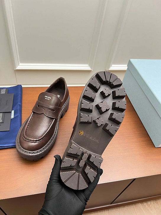 Женские кожаные лоферы Prada premium