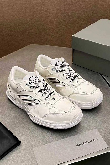 Женские кожаные кроссовки Balenciaga Hamptons Worn-Out premium   