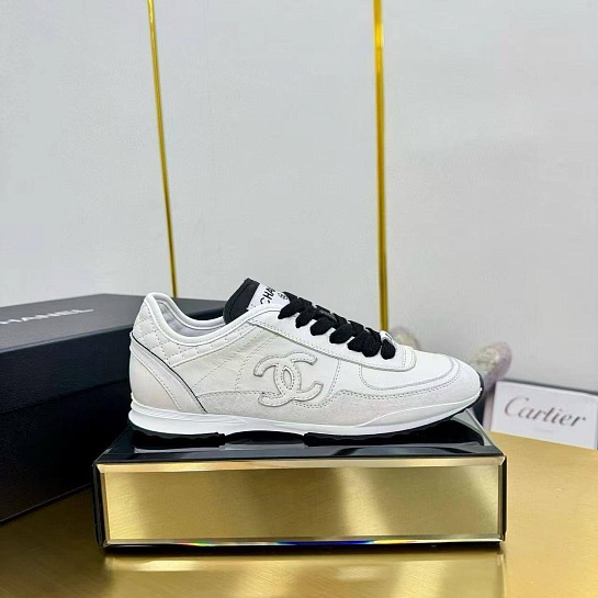Женские кожаные кроссовки Chanel premium - White