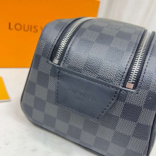 Кожаный несессер Louis Vuitton Dopp Kit Premium 28x15x16.5 см