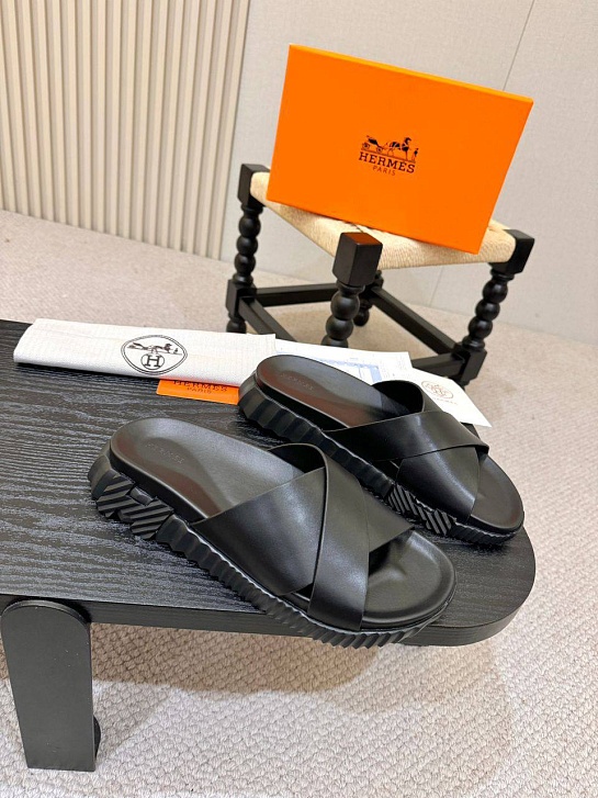 Кожаные шлёпанцы Hermes Infra