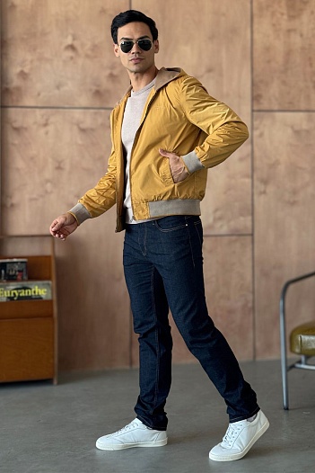 Мужская ветровка Loro Piana бежевого цвета   